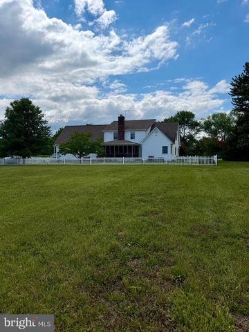 8210 HUDSON DR, La Plata, MD 20646