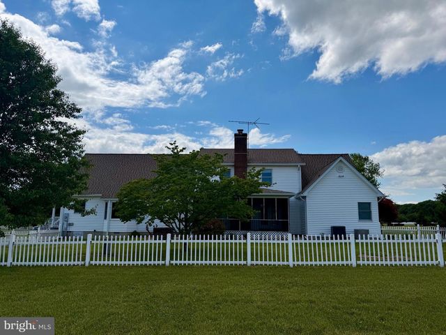 8210 HUDSON DR, La Plata, MD 20646