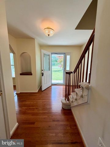 8210 HUDSON DR, La Plata, MD 20646