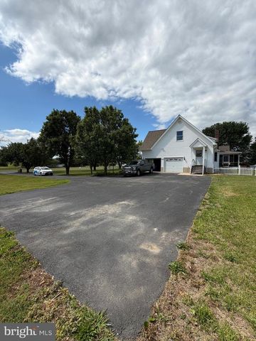 8210 HUDSON DR, La Plata, MD 20646