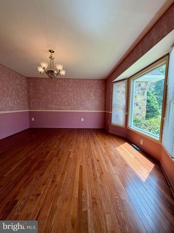 8210 HUDSON DR, La Plata, MD 20646