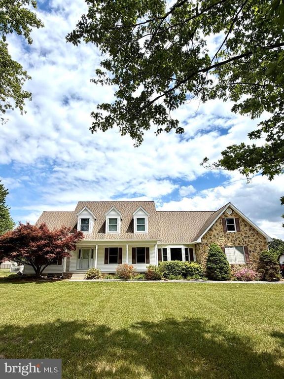 8210 HUDSON DR, La Plata, MD 20646