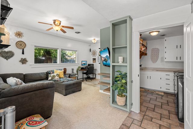 708 S Peach Street, Medford, OR 97501