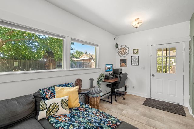 708 S Peach Street, Medford, OR 97501