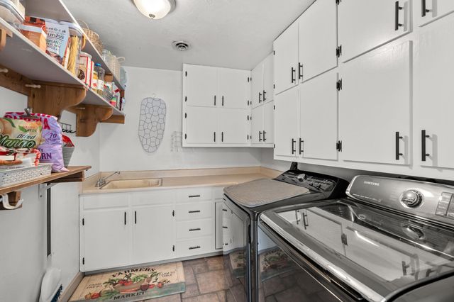 708 S Peach Street, Medford, OR 97501