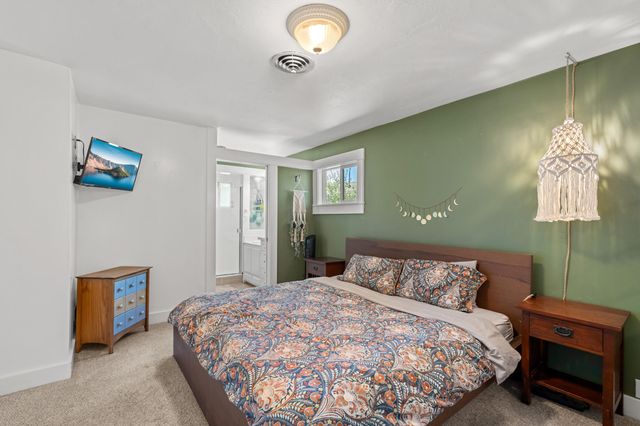 708 S Peach Street, Medford, OR 97501