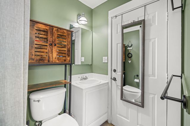 708 S Peach Street, Medford, OR 97501