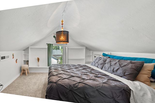 708 S Peach Street, Medford, OR 97501