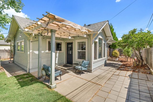 708 S Peach Street, Medford, OR 97501