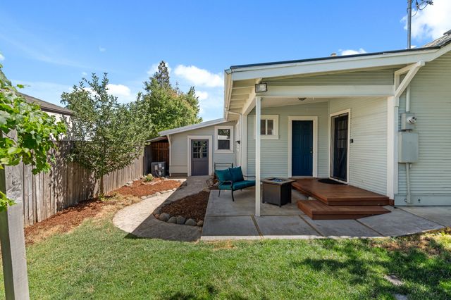 708 S Peach Street, Medford, OR 97501