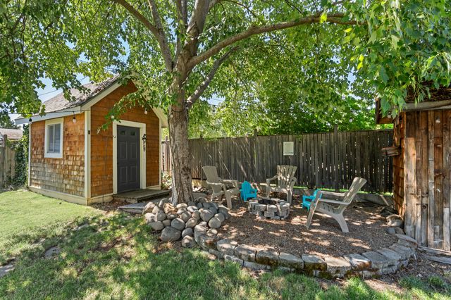 708 S Peach Street, Medford, OR 97501