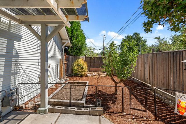 708 S Peach Street, Medford, OR 97501