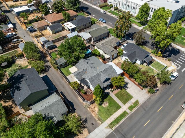 708 S Peach Street, Medford, OR 97501