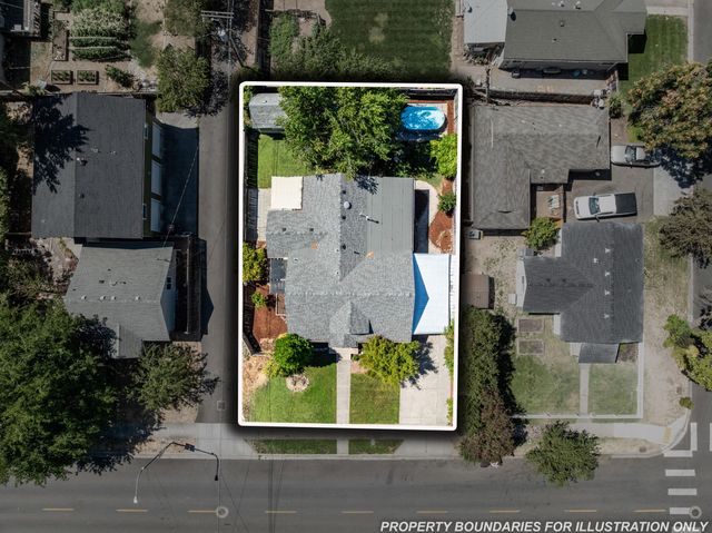708 S Peach Street, Medford, OR 97501