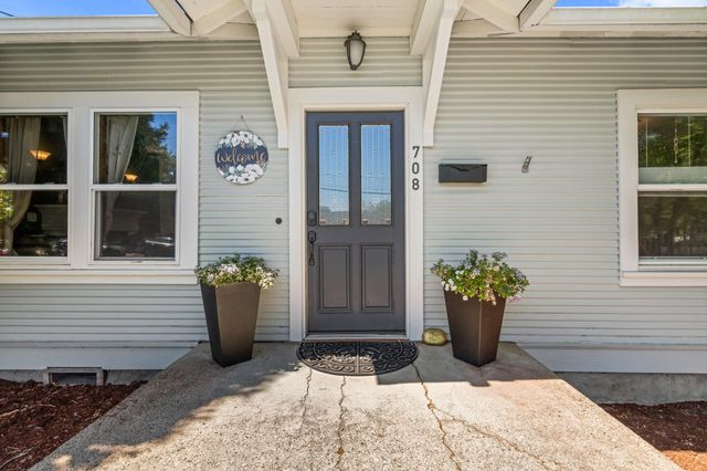 708 S Peach Street, Medford, OR 97501