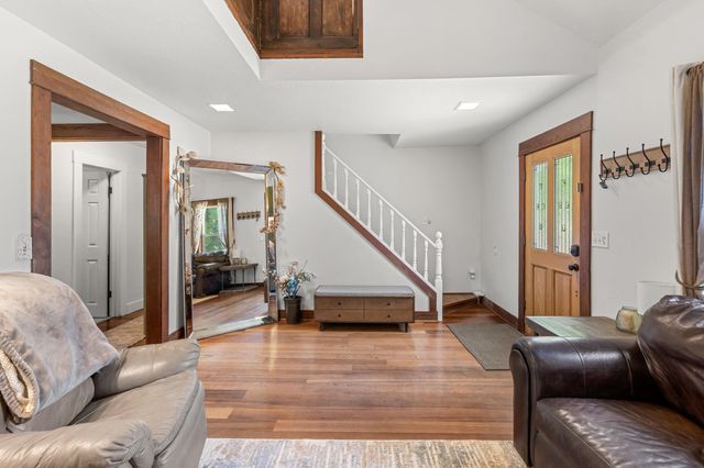 708 S Peach Street, Medford, OR 97501