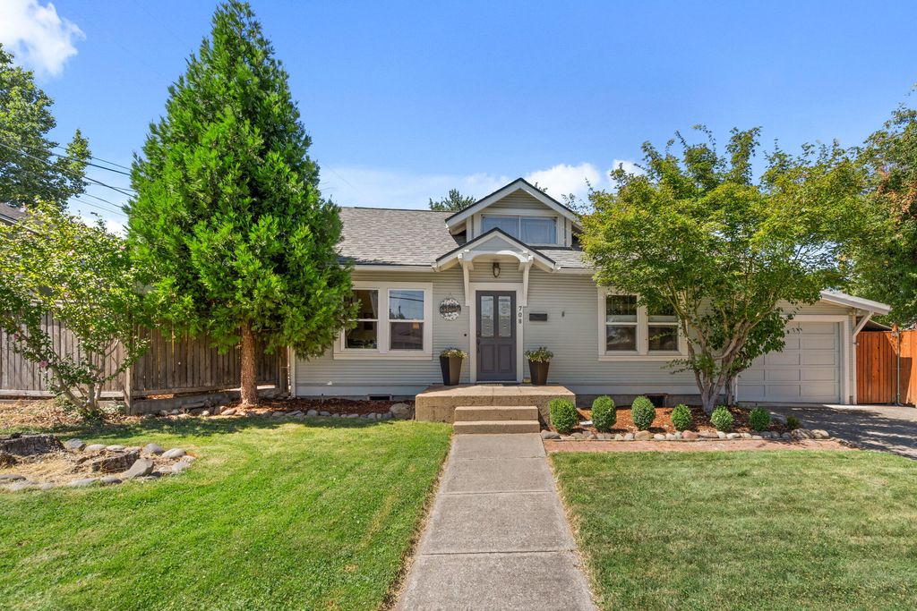 708 S Peach Street, Medford, OR 97501