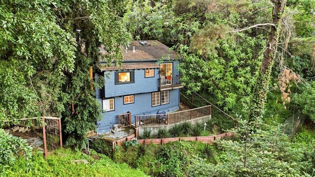 3514 Oak Knoll Drive, Redwood City, CA 94062