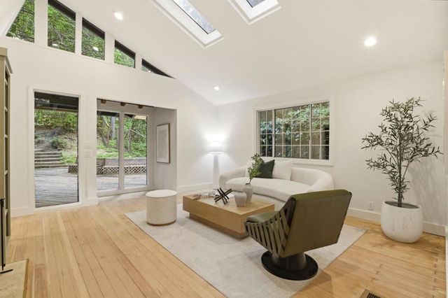 3514 Oak Knoll Drive, Redwood City, CA 94062