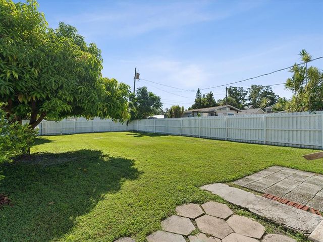 2911 11TH STREET N, St Petersburg, FL 33704