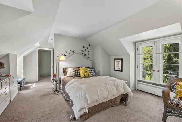 7861 N Regent COURT, Fox Point, WI 53217