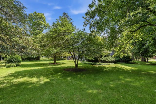 7861 N Regent COURT, Fox Point, WI 53217