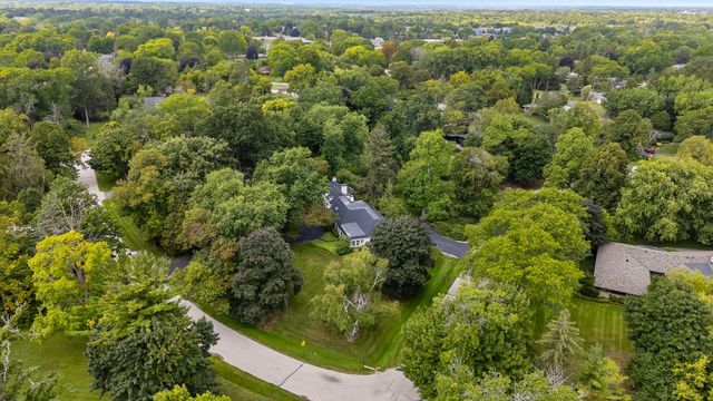 7861 N Regent COURT, Fox Point, WI 53217