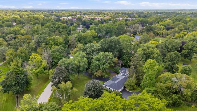 7861 N Regent COURT, Fox Point, WI 53217