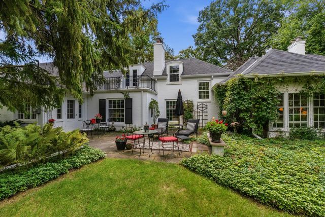 7861 N Regent COURT, Fox Point, WI 53217