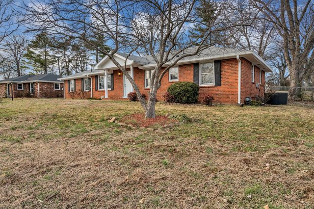 114 Connie Dr, Hendersonville, TN 37075