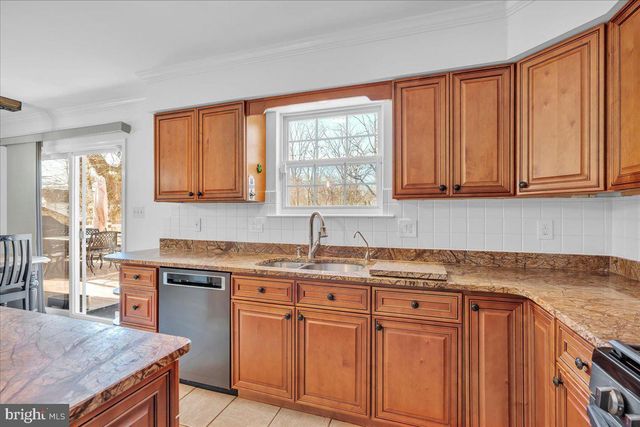 126 DEERFIELD AVE, Marlton, NJ 08053