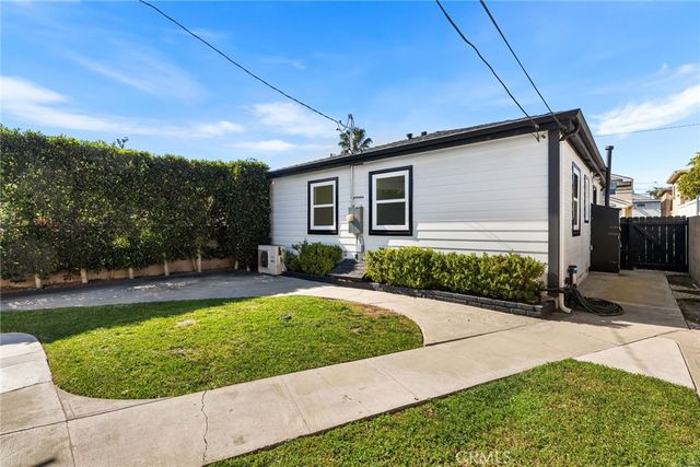 324 13th, Seal Beach, CA 90740