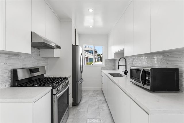 324 13th, Seal Beach, CA 90740