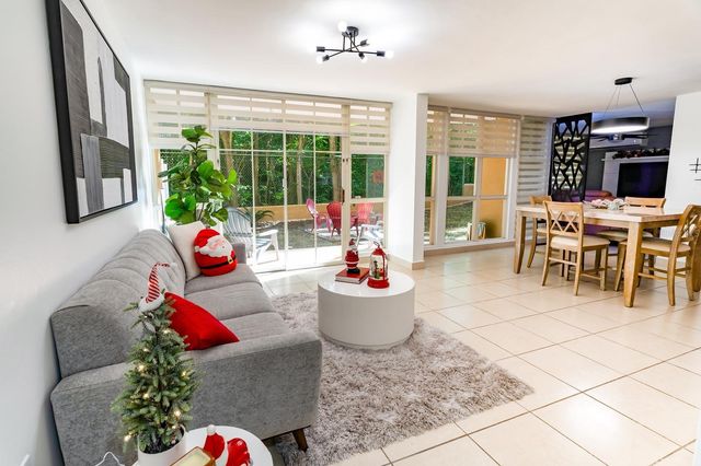 4-101 VALLE SANTA CECILIA, Caguas, PR 00725