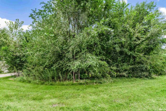 53384 Stoneridge Drive, South Bend, IN 46637