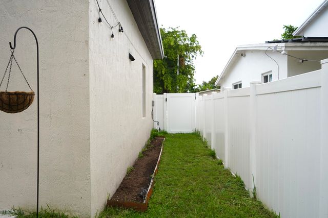 2941 NW 7th Court, Fort Lauderdale, FL 33311