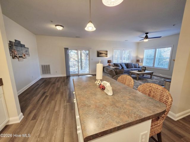 100 Lighthouse Lane D3, Swansboro, NC 28584