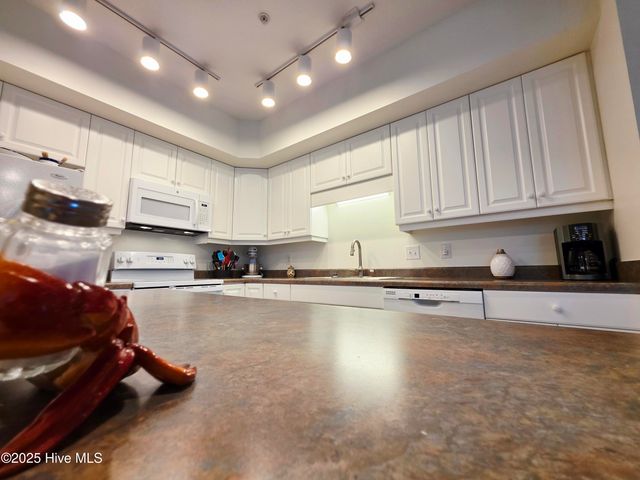 100 Lighthouse Lane D3, Swansboro, NC 28584