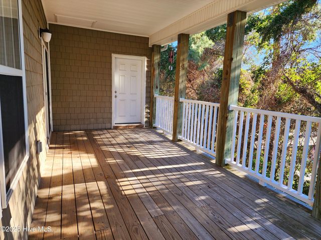 100 Lighthouse Lane D3, Swansboro, NC 28584