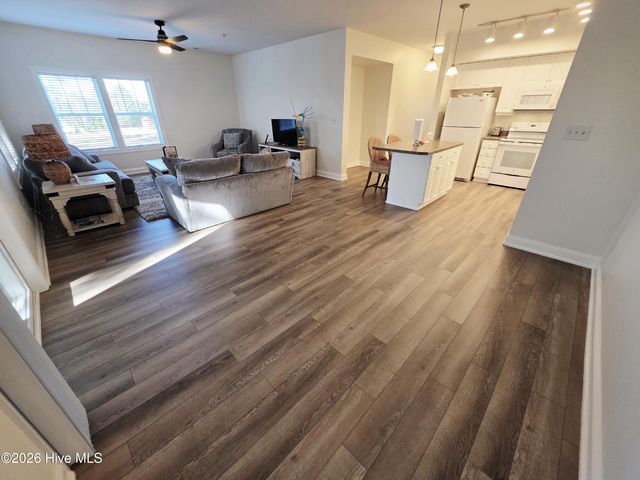 100 Lighthouse Lane D3, Swansboro, NC 28584