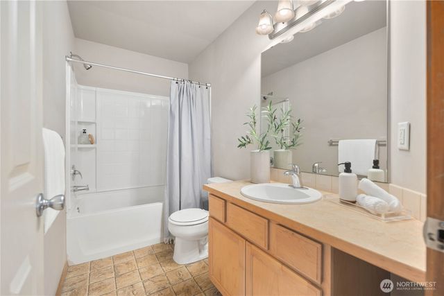 35071 41st Place S, Auburn, WA 98001