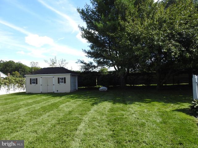 4 DIMSDALE DR, Lumberton, NJ 08048
