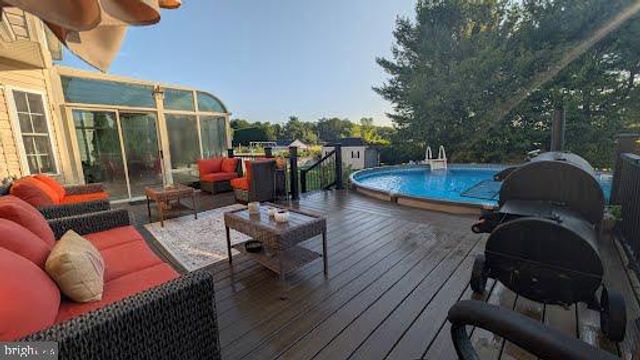 4 DIMSDALE DR, Lumberton, NJ 08048