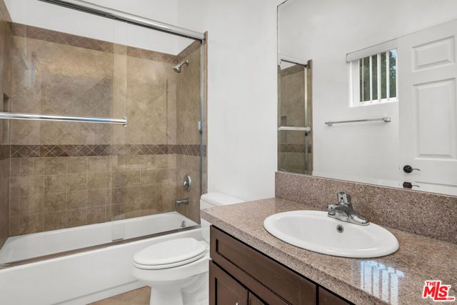 7338 Balboa Boulevard 6, Van Nuys (los Angeles), CA 91406