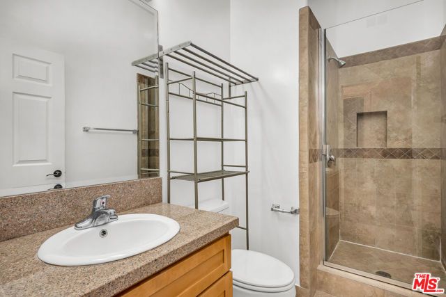 7338 Balboa Boulevard 6, Van Nuys (los Angeles), CA 91406