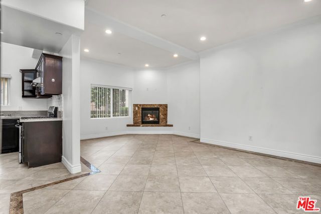 7338 Balboa Boulevard 6, Van Nuys (los Angeles), CA 91406