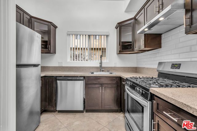 7338 Balboa Boulevard 6, Van Nuys (los Angeles), CA 91406