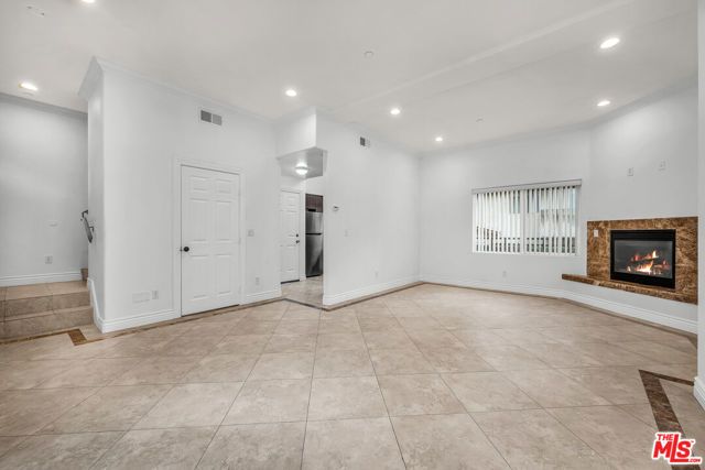 7338 Balboa Boulevard 6, Van Nuys (los Angeles), CA 91406