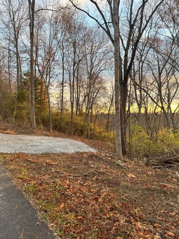 4136 Kentucky River Parkway, Lexington, KY 40515