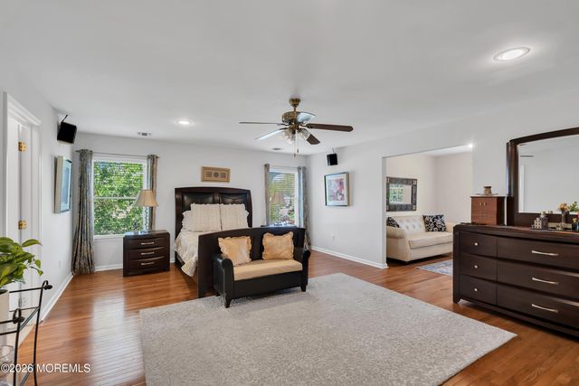 2 Saveria Court, Howell, NJ 07731